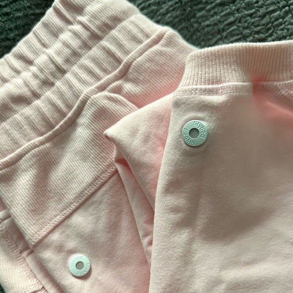 Revolve Matching Set - Picture 6 of 8